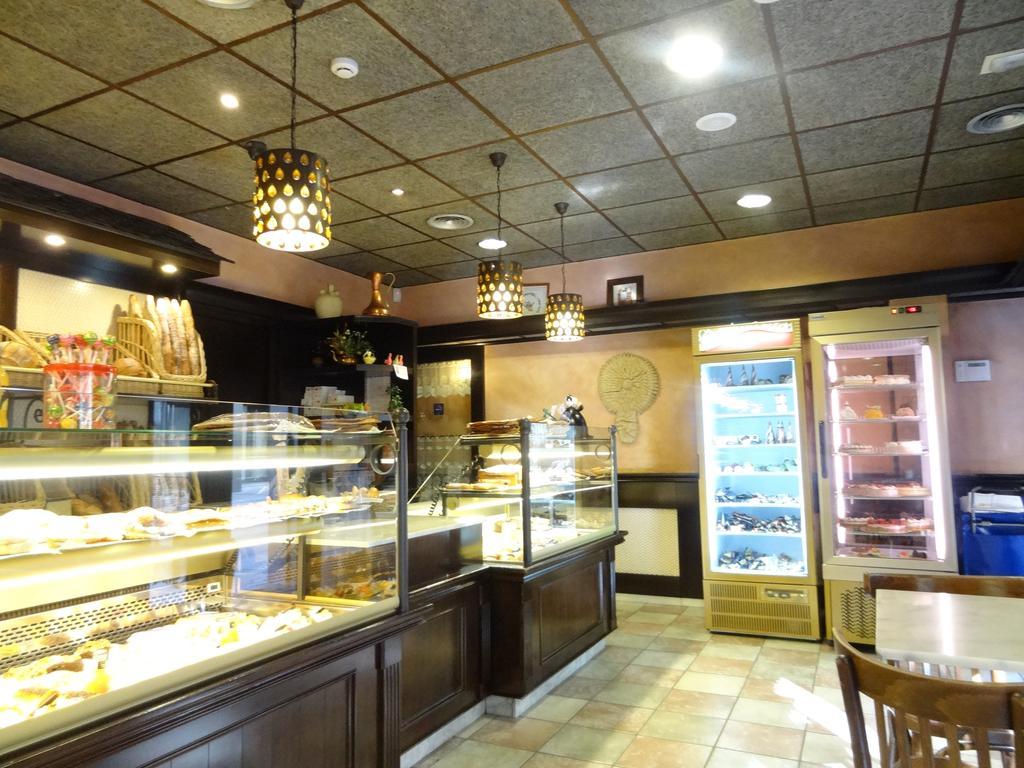 Hostal Cal Forner Otel Andorra la Vella Dış mekan fotoğraf