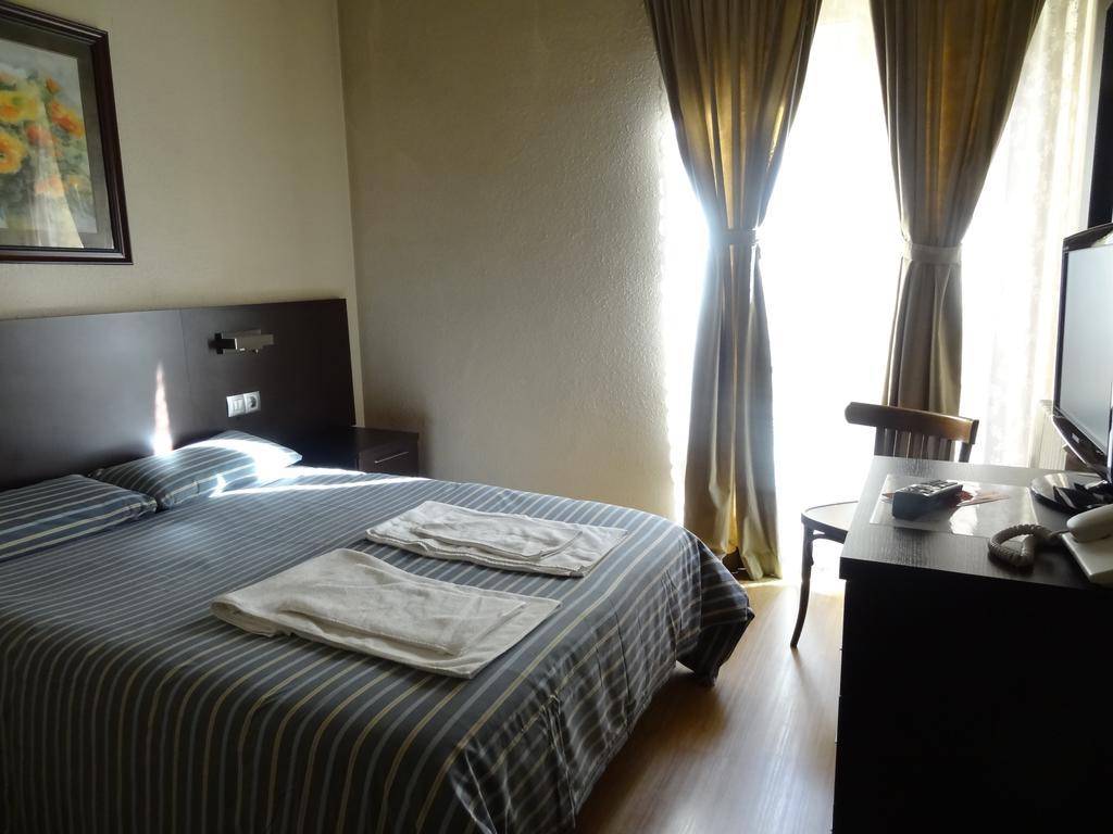 Hostal Cal Forner Otel Andorra la Vella Dış mekan fotoğraf
